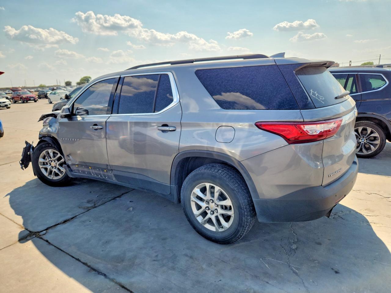 2019 Chevrolet Traverse Lt - Image 2