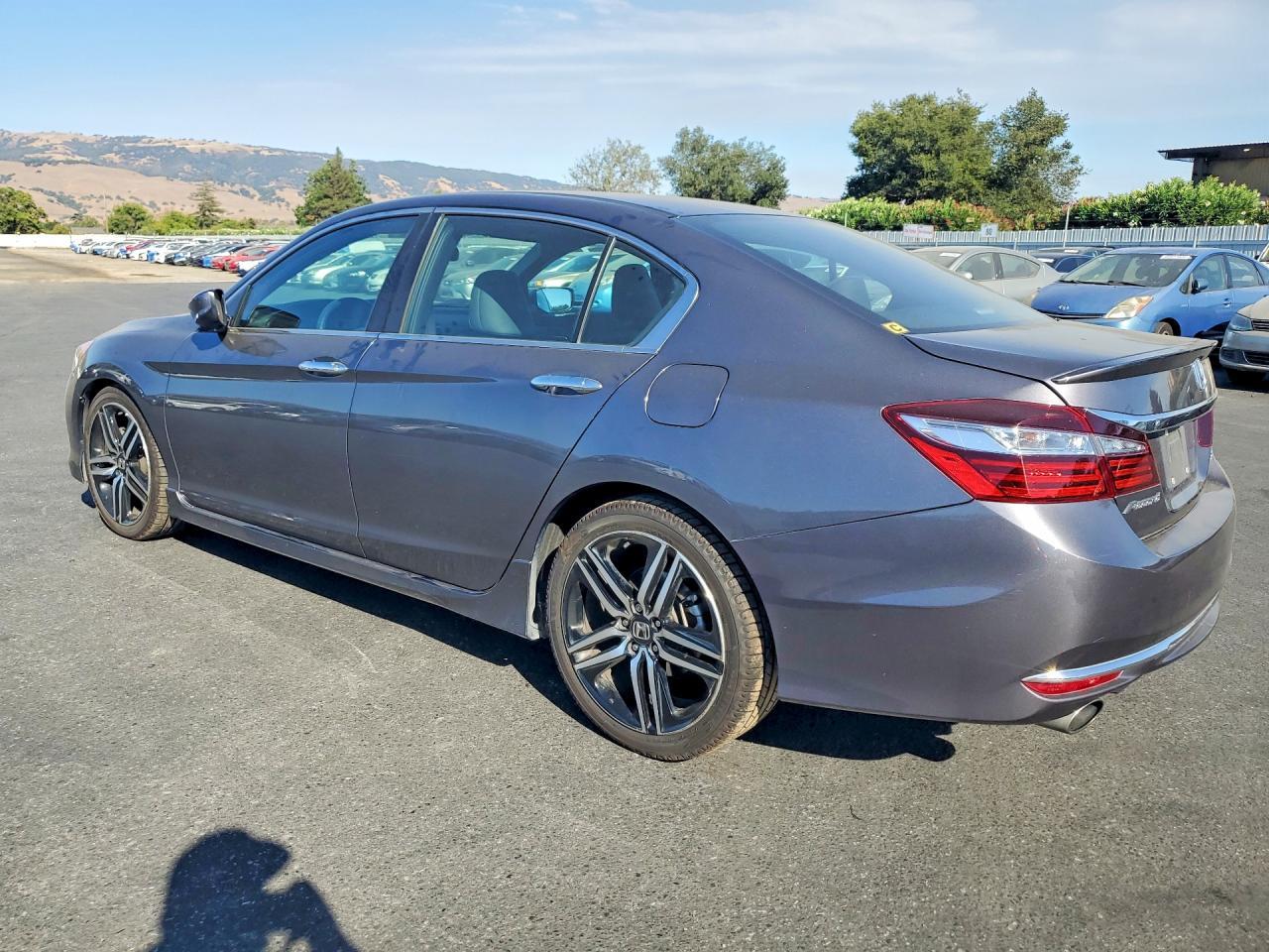 2017 Honda Accord Sport - Фото 2