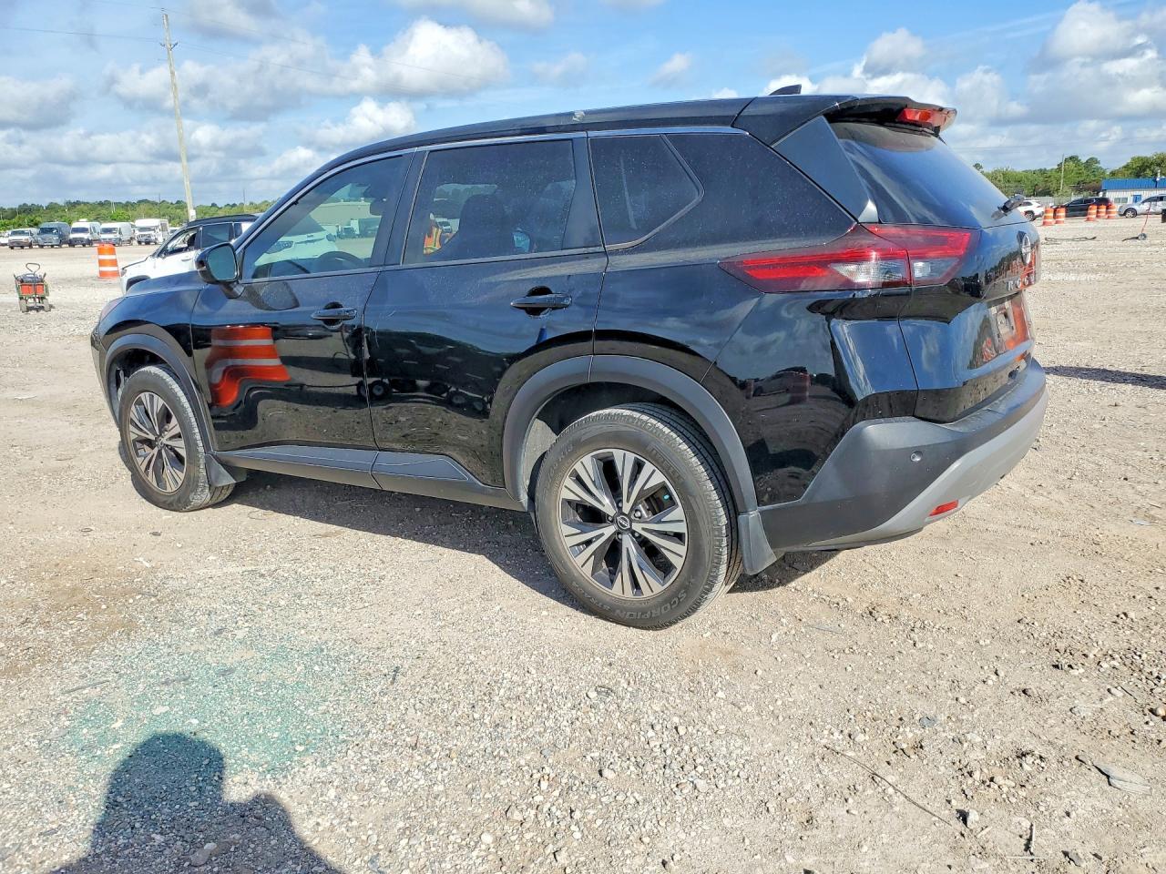 2023 Nissan Rogue Sv - Фото 2
