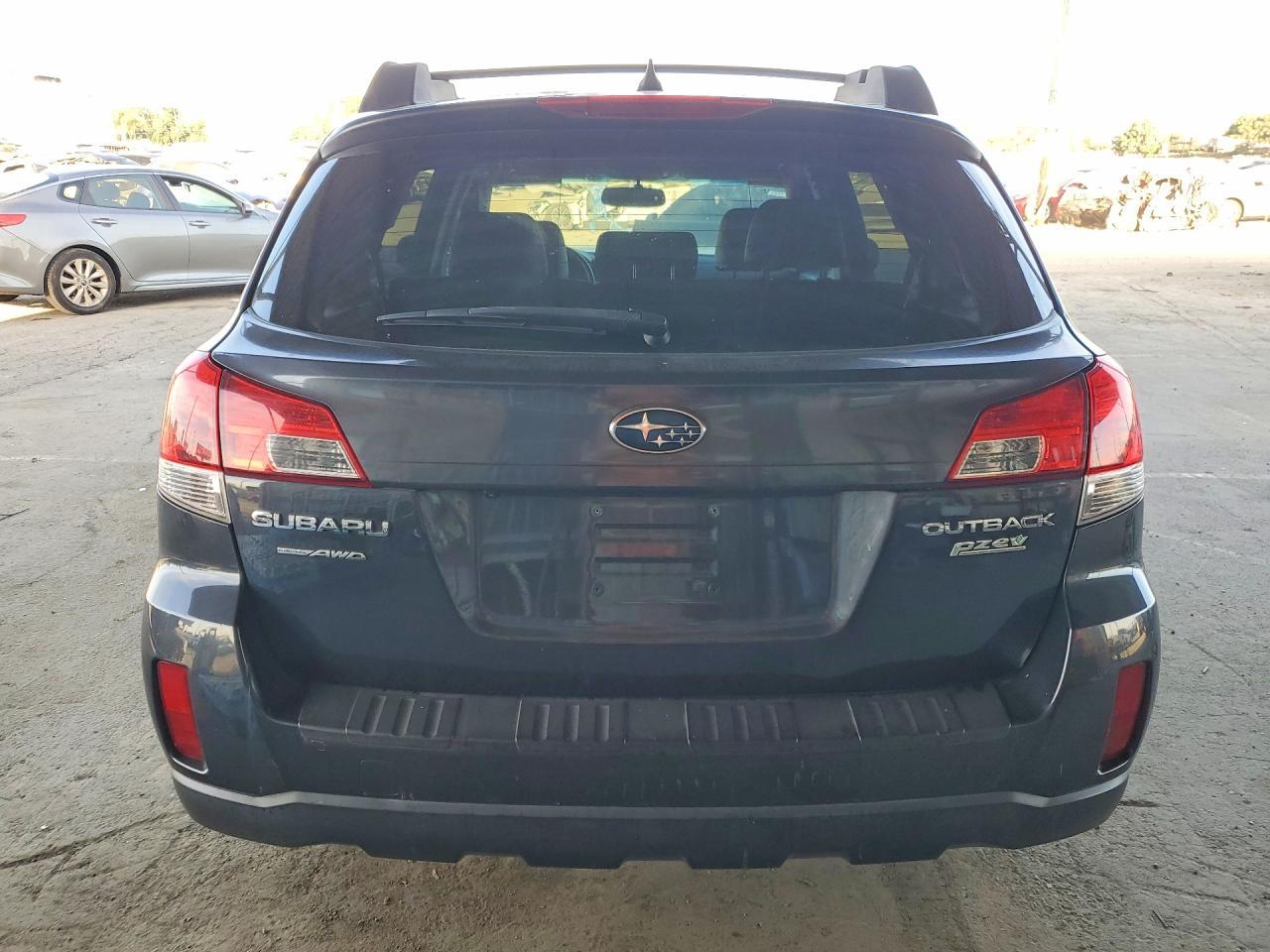 2013 Subaru Outback 2.5I Limited - Image 6