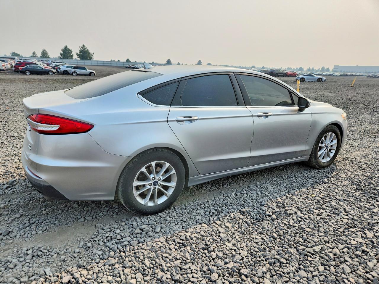 2020 Ford Fusion Se - Image 3