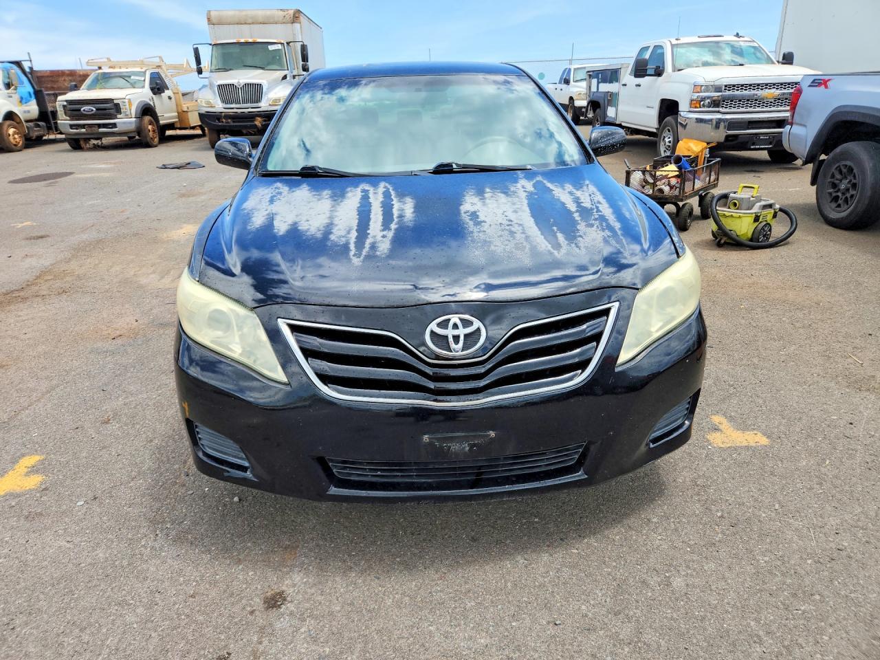 2010 Toyota Camry Le - Фото 5