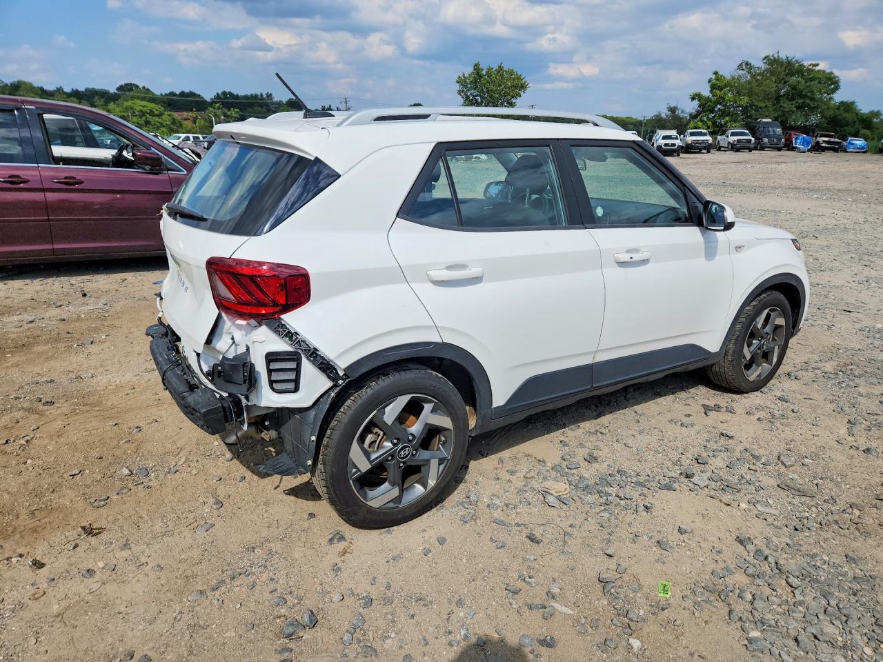 2025 Hyundai Venue Sel - Фото 3