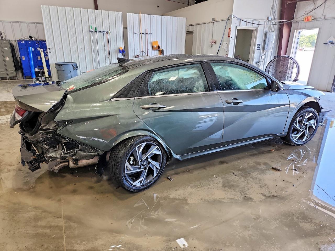 2024 Hyundai Elantra Sel - Image 3