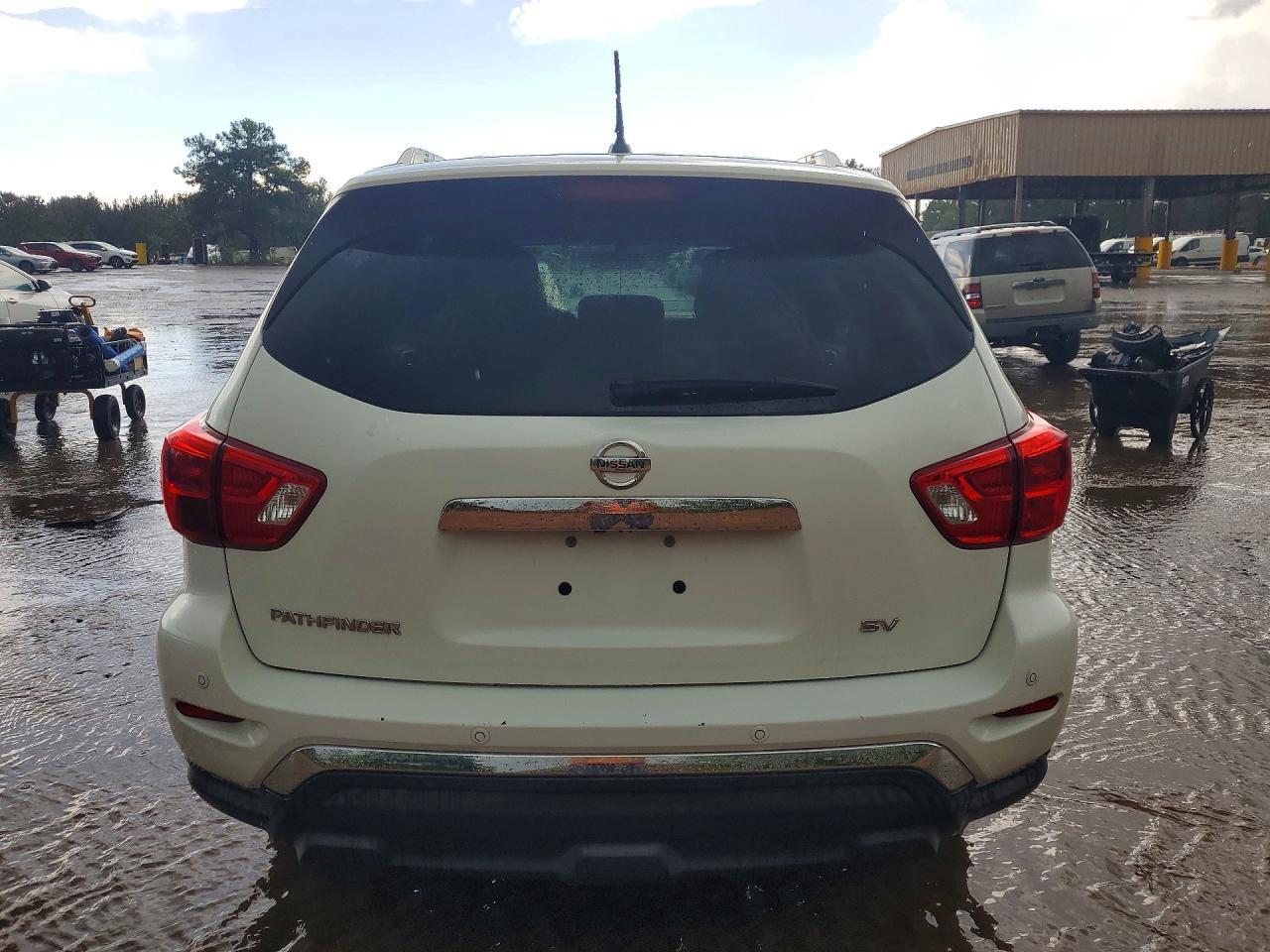 2017 Nissan Pathfinder Sv - Image 6