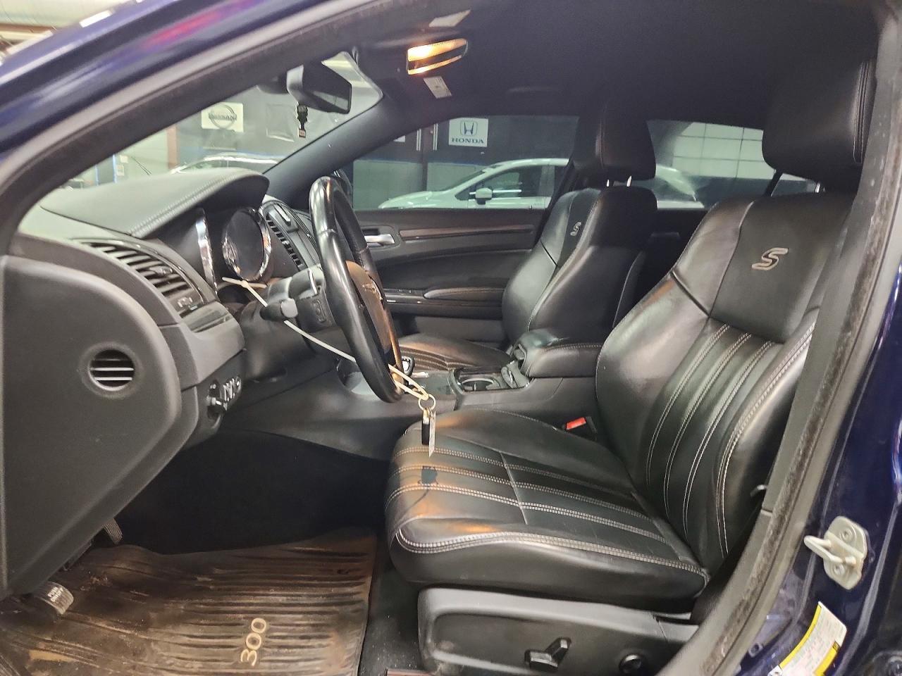 2014 Chrysler 300 - Image 7