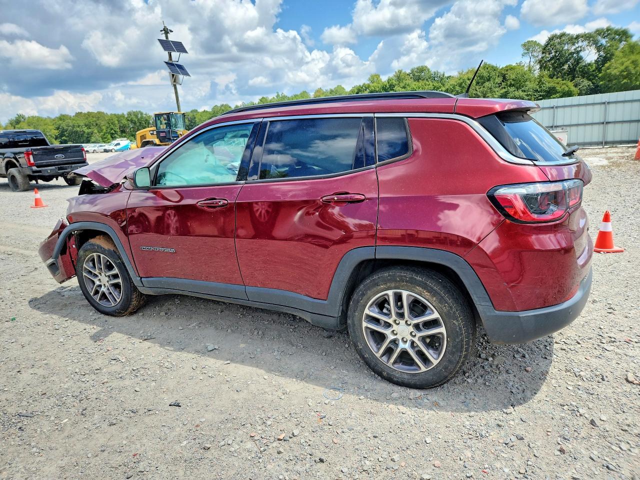 2020 Jeep Compass Latitude - Фото 2