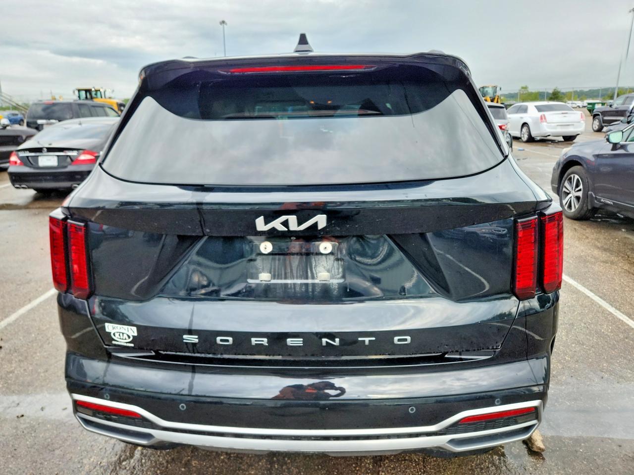 2022 Kia Sorento S - Image 6