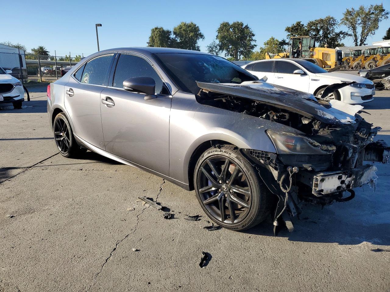 2017 Lexus Is 200T - Фото 4