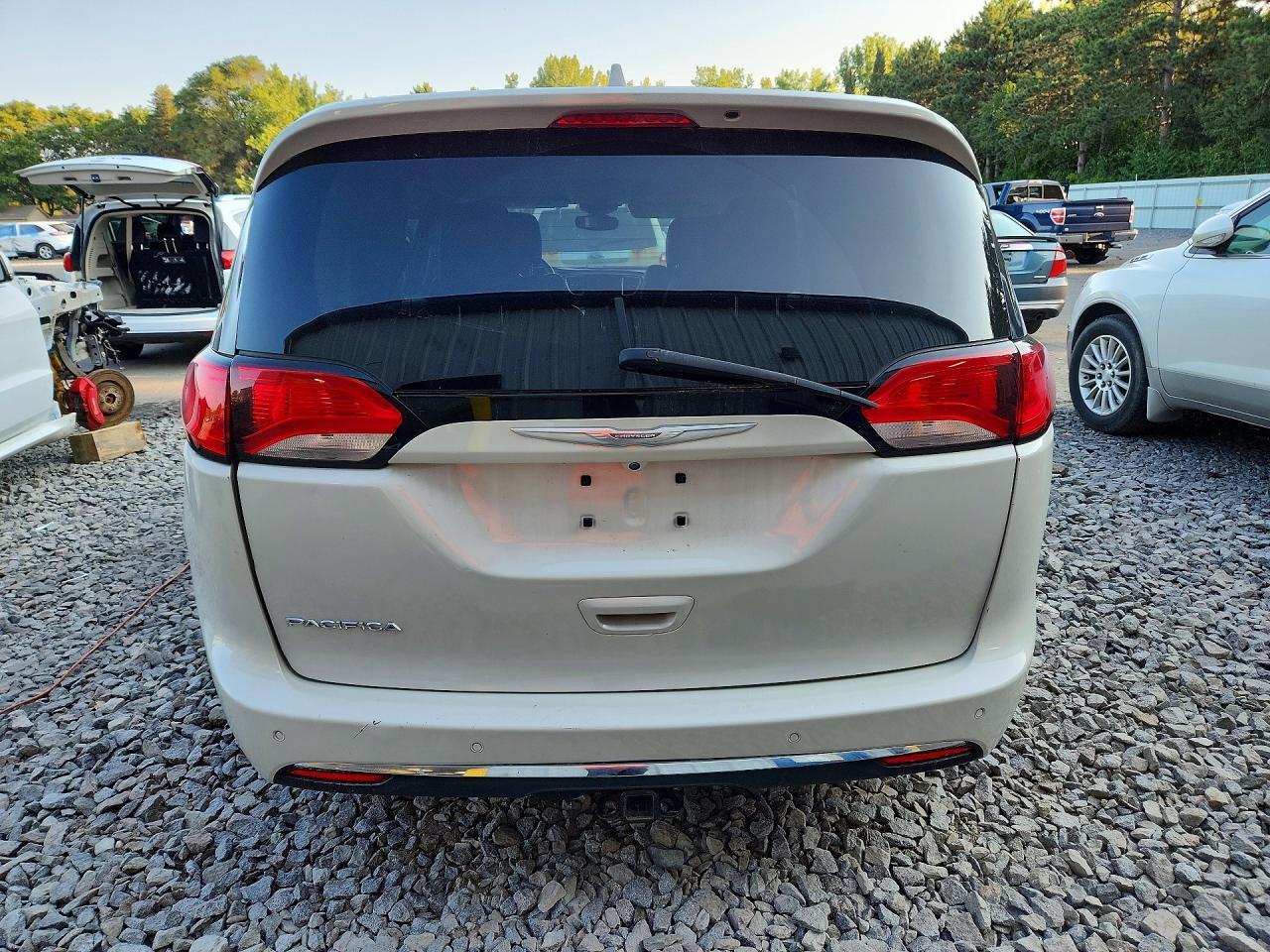 2017 Chrysler Pacifica Touring L Plus - Image 6