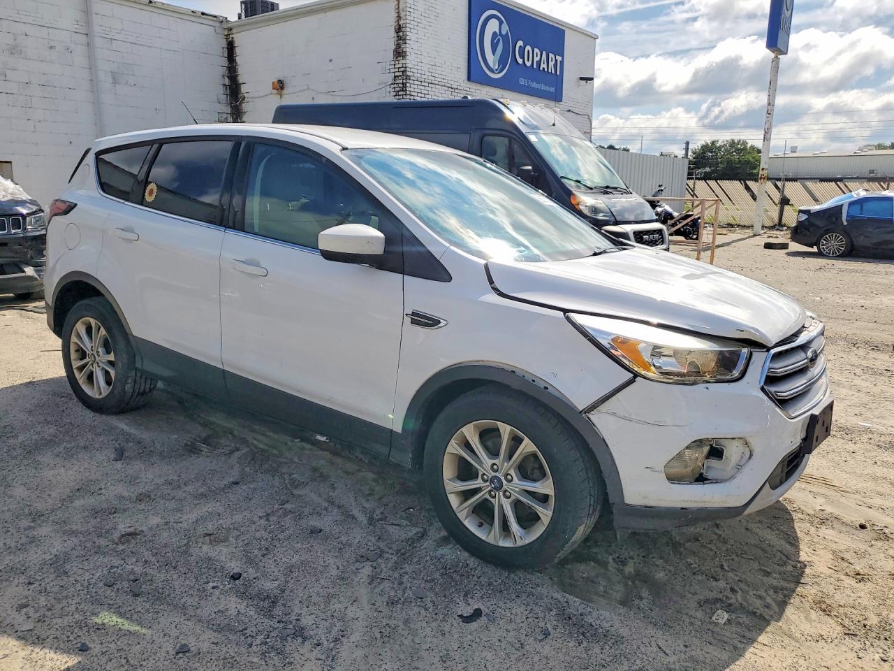 2017 Ford Escape Se - Фото 4