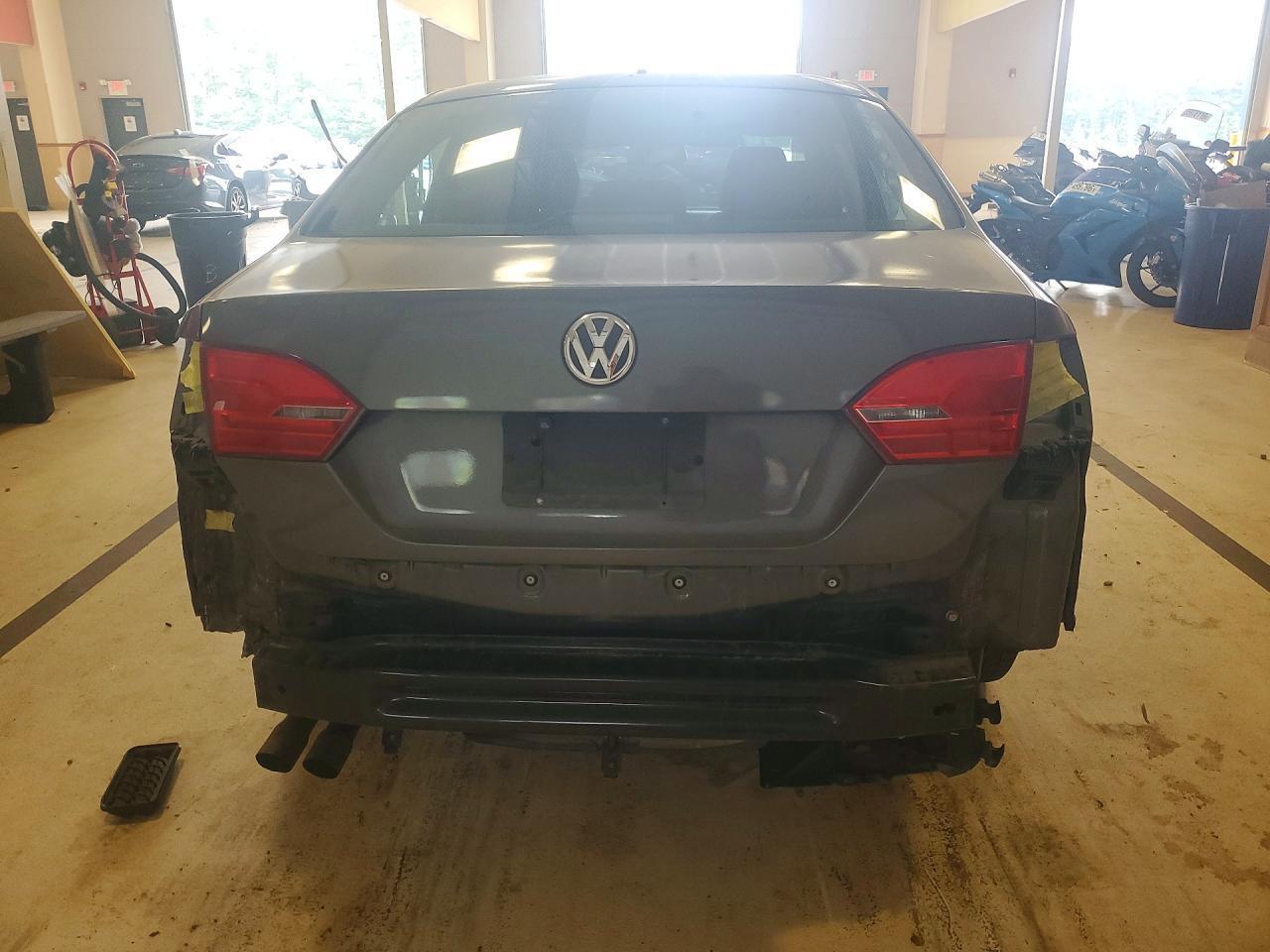 2013 Volkswagen Jetta Base - Image 6