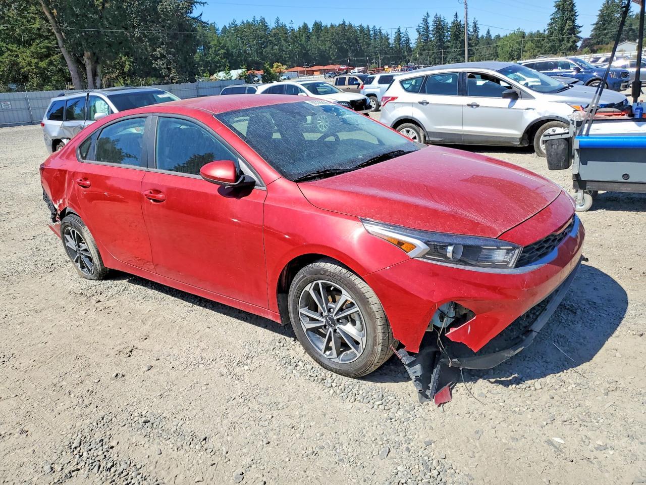2024 Kia Forte Lxs - Image 4