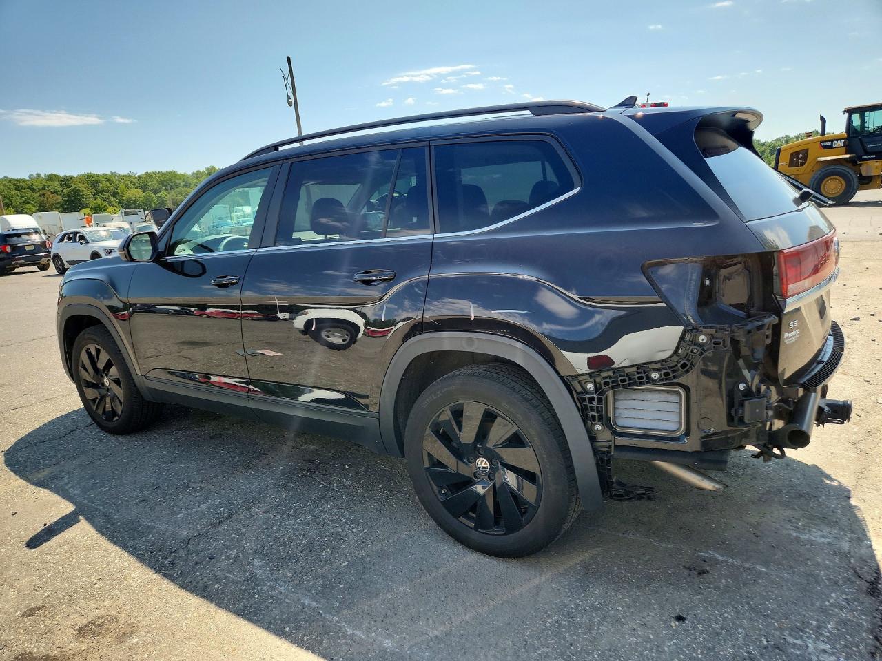 2024 Volkswagen Atlas Se - Image 2
