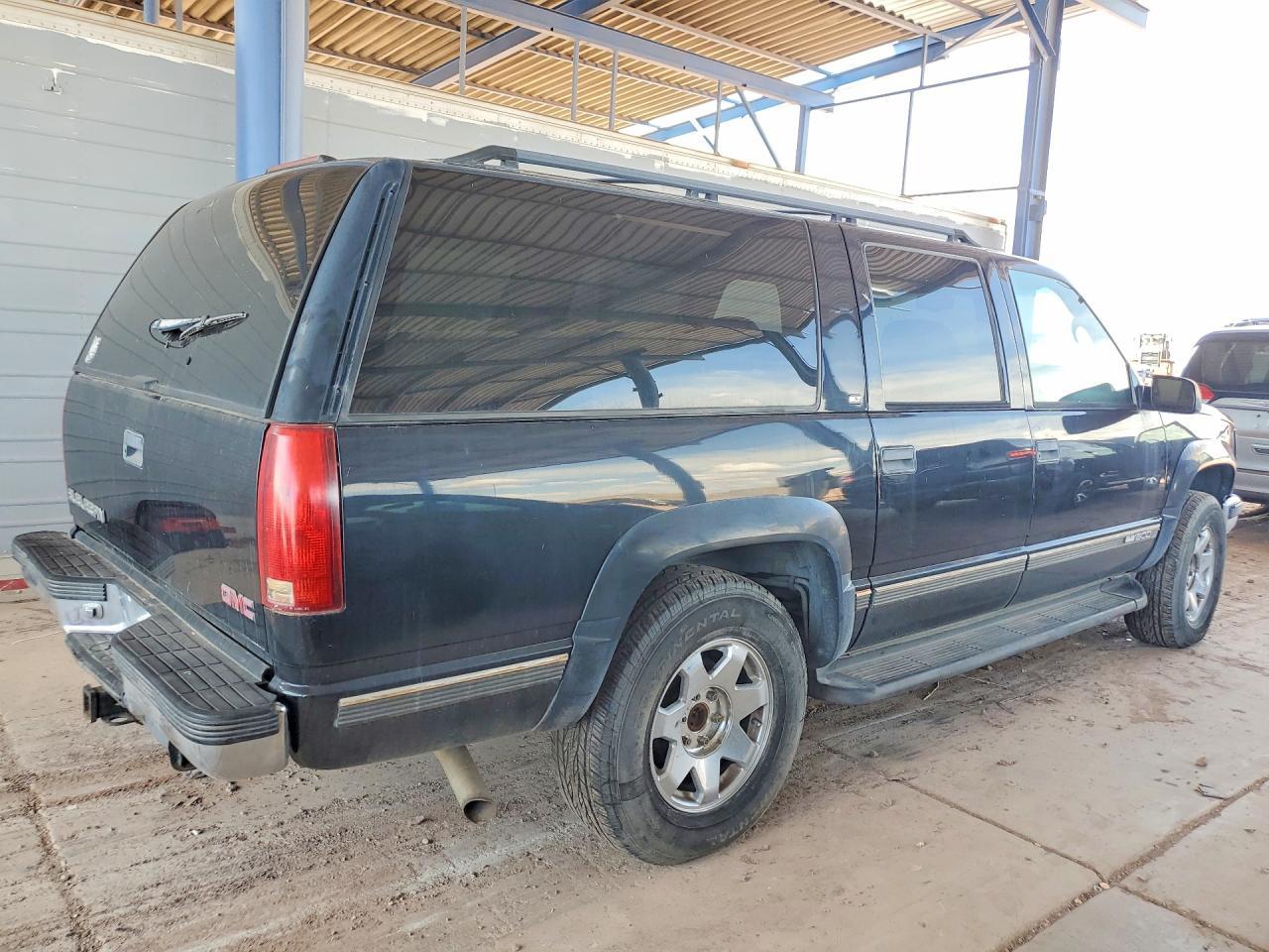 1999 GMC Suburban K1500 - Фото 3