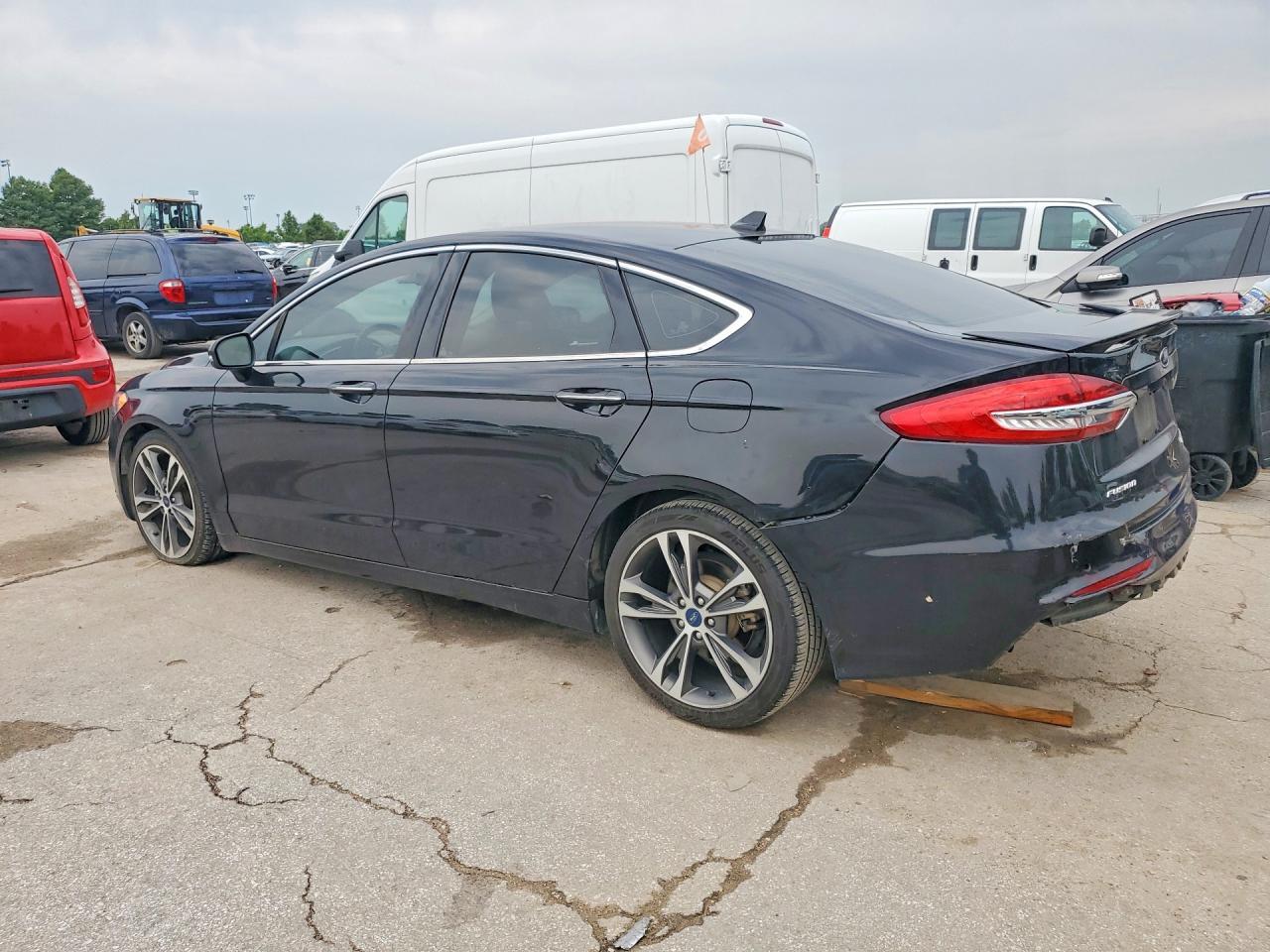 2020 Ford Fusion Titanium - Фото 2
