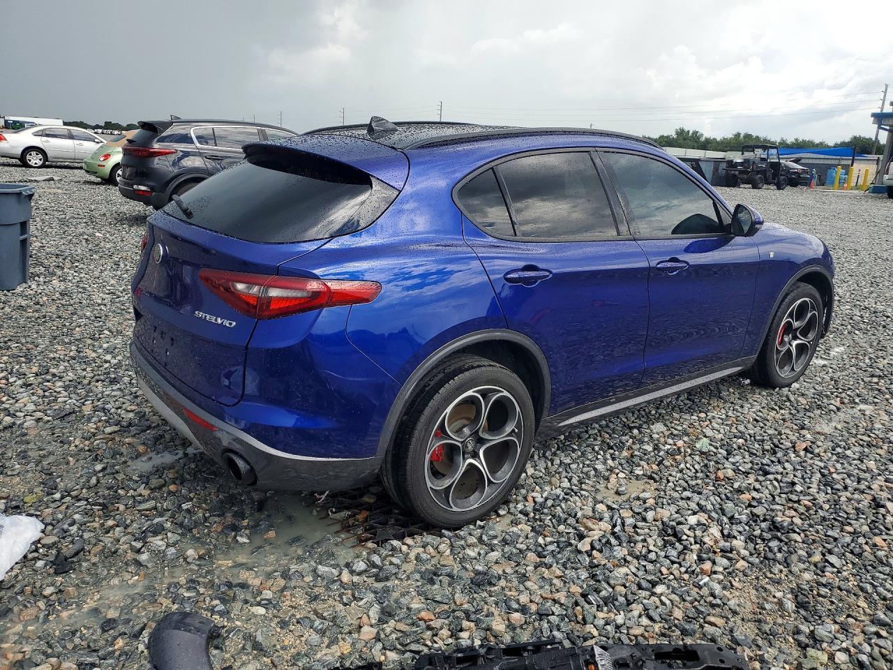 2022 Alfa Romeo Stelvio Ti - Фото 3
