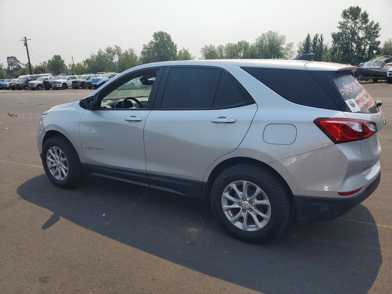 2020 Chevrolet Equinox Ls - Image 2