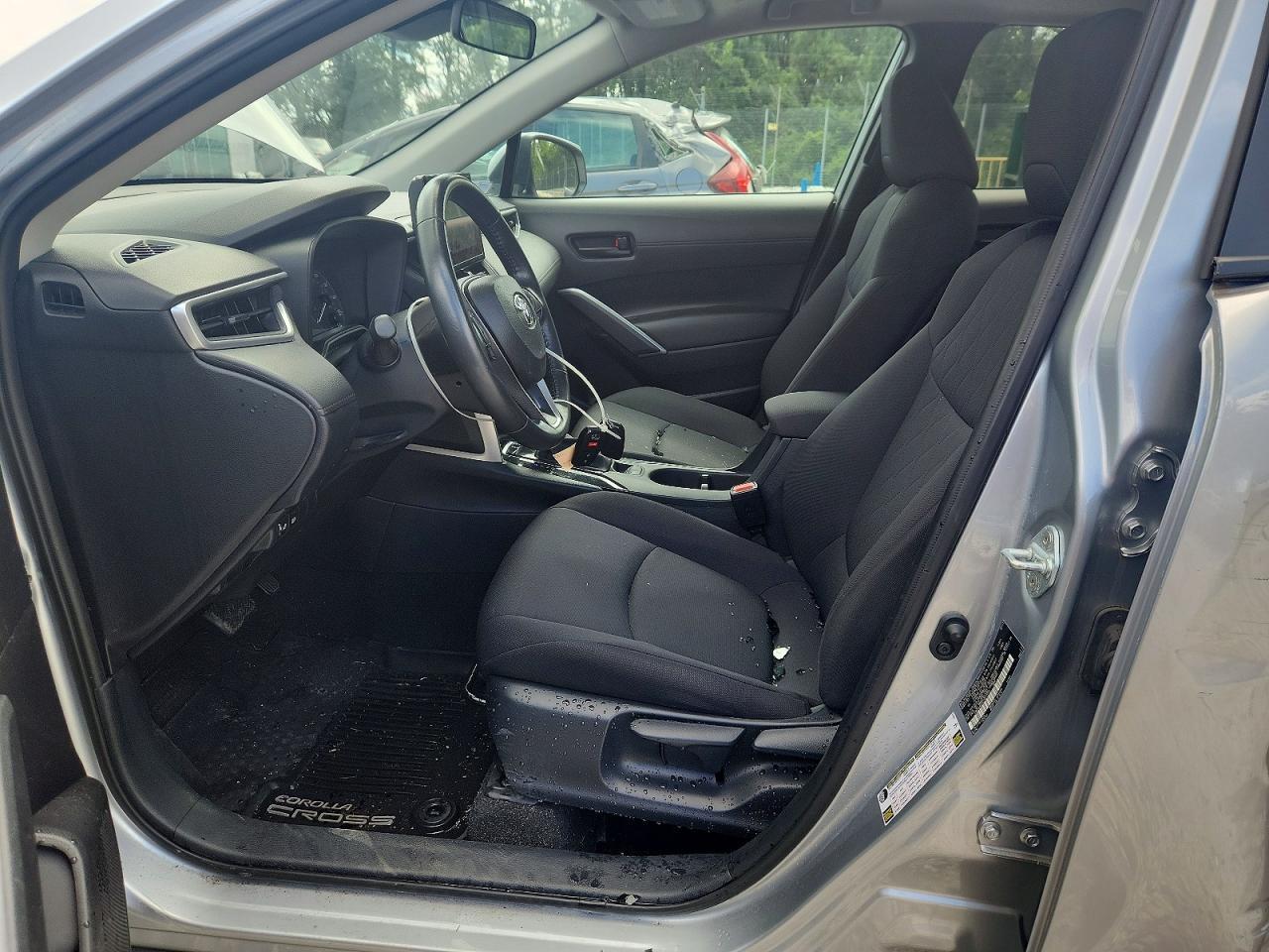 2023 Toyota Corolla Cross Le - Image 7
