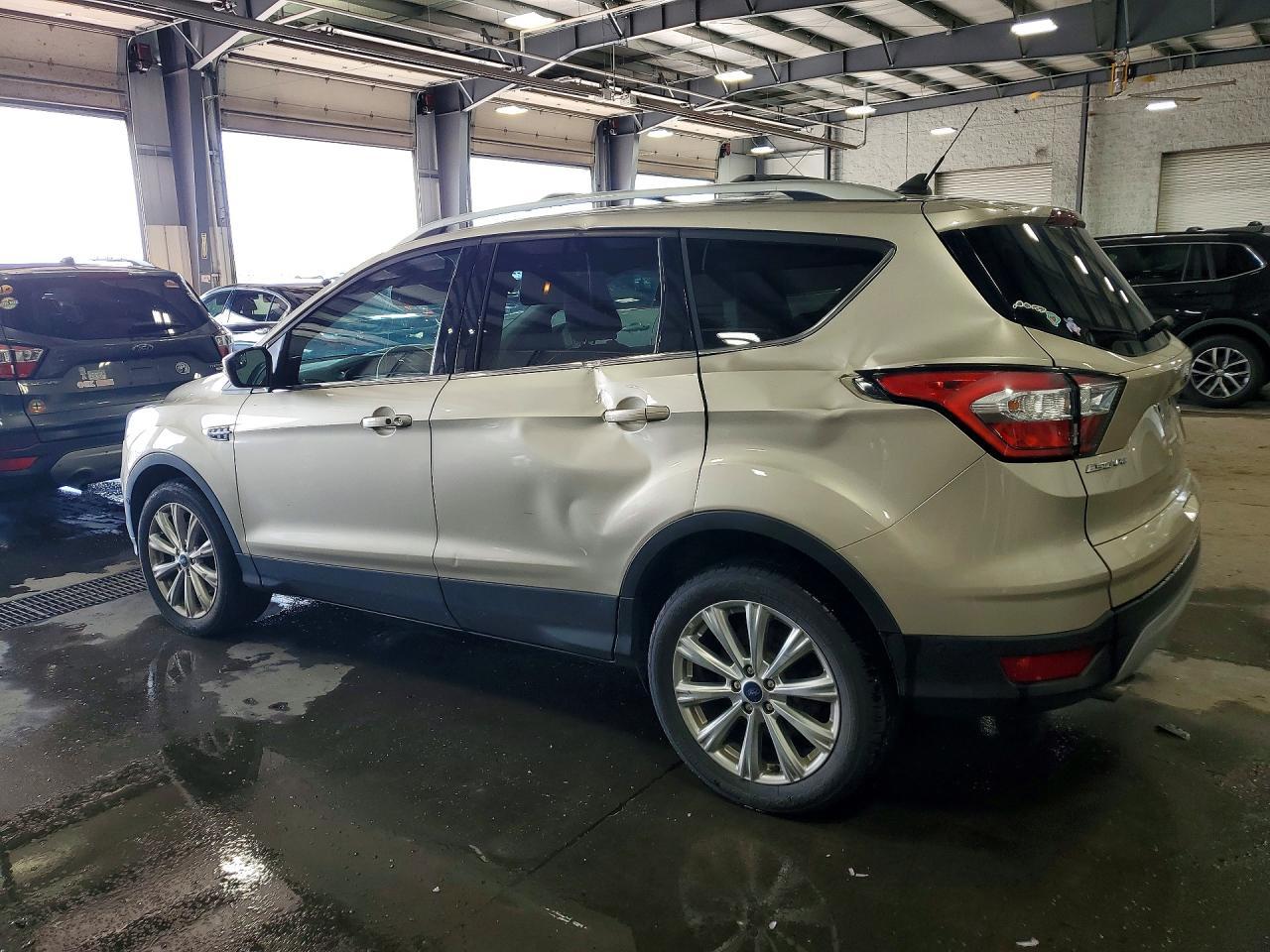 2018 Ford Escape Titanium - Фото 2