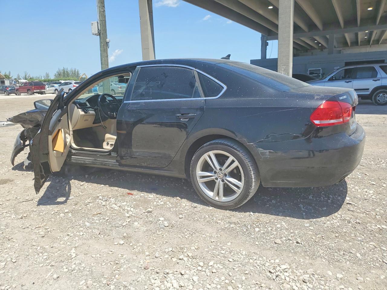 2014 Volkswagen Passat Se - Image 2
