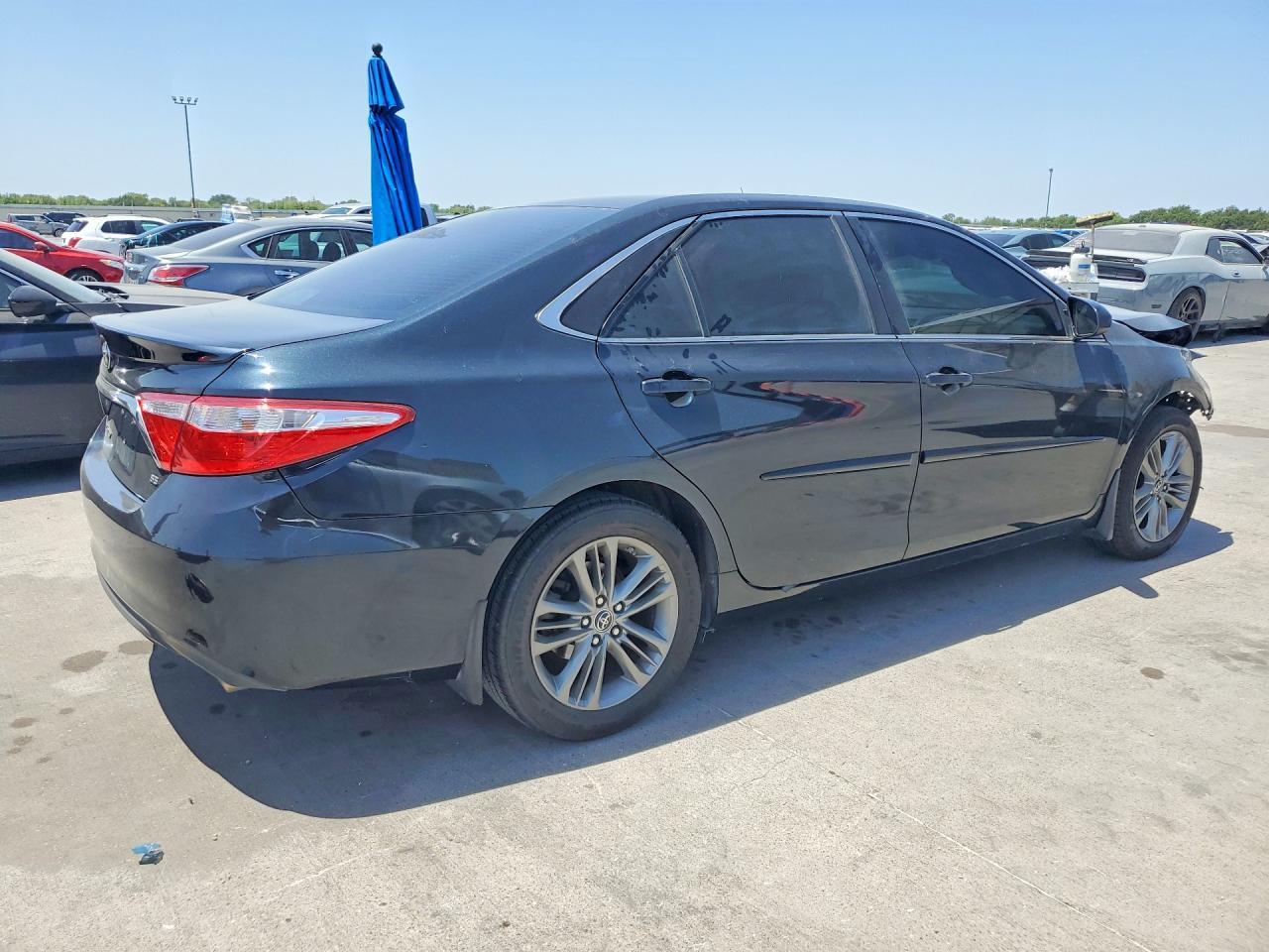 2015 Toyota Camry Se - Фото 3
