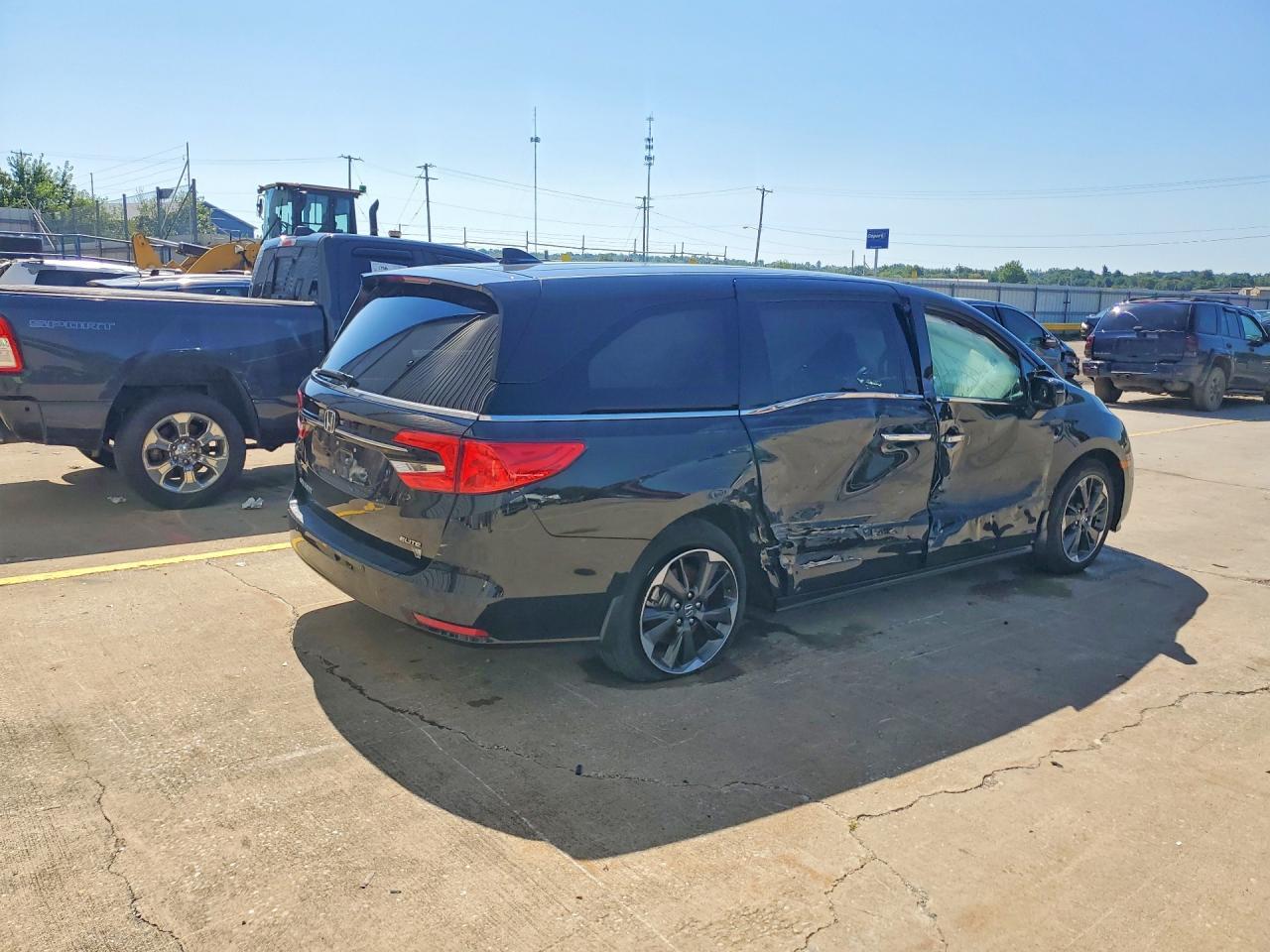 2024 Honda Odyssey Elite - Фото 3