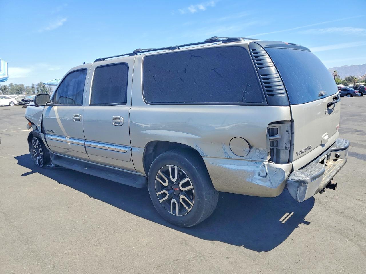 2006 GMC Yukon Xl C1500 - Фото 2