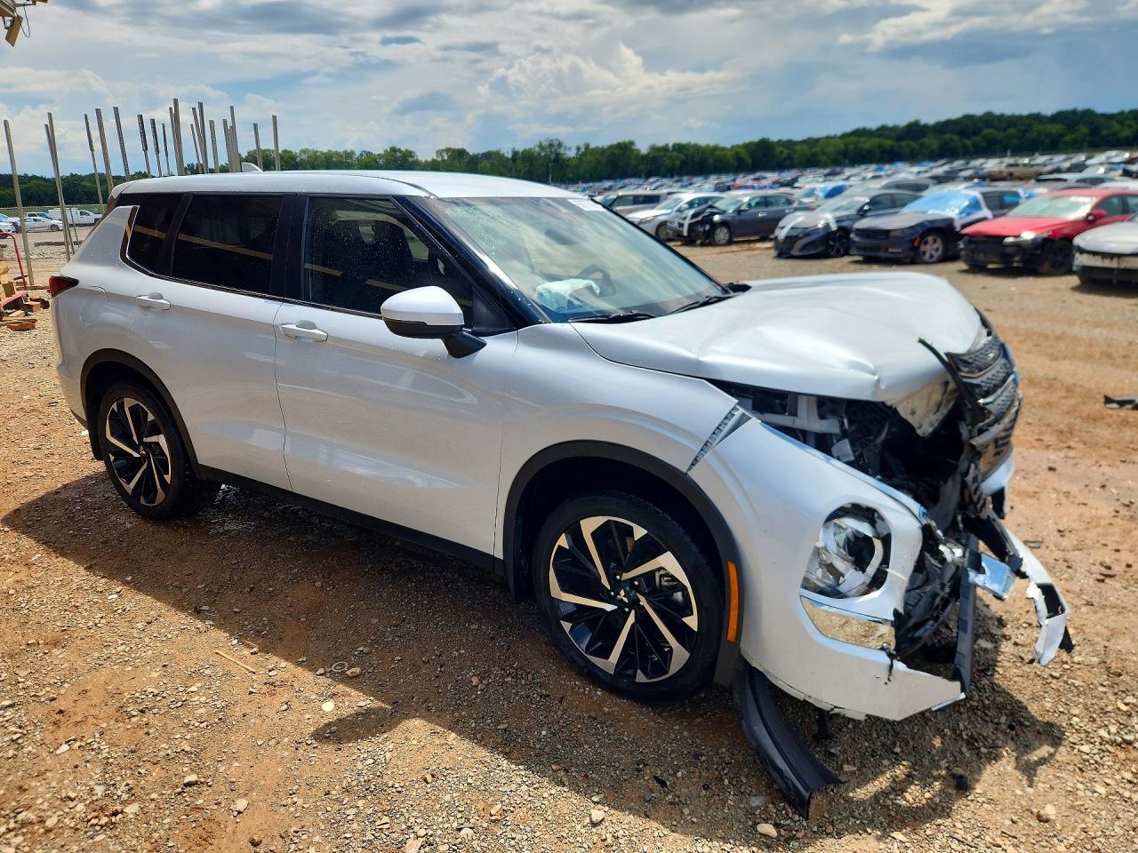 2022 Mitsubishi Outlander Es - Фото 4