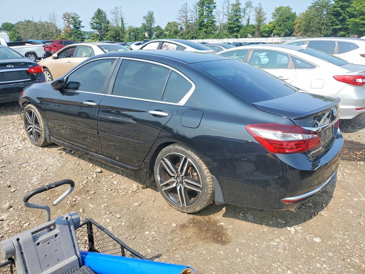 2017 Honda Accord Sport - Image 2