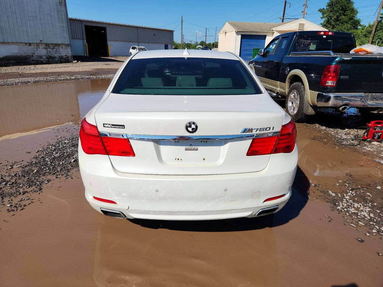2010 BMW 750 I xDrive - Фото 6
