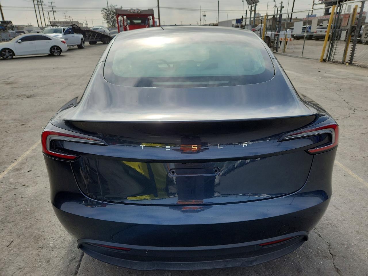 2024 Tesla Model 3 - Фото 6