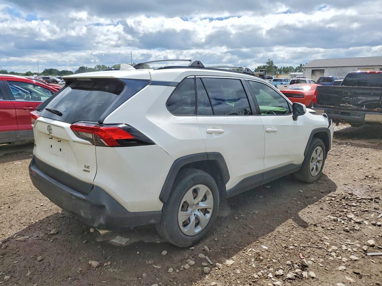 2020 Toyota Rav4 Le - Фото 3