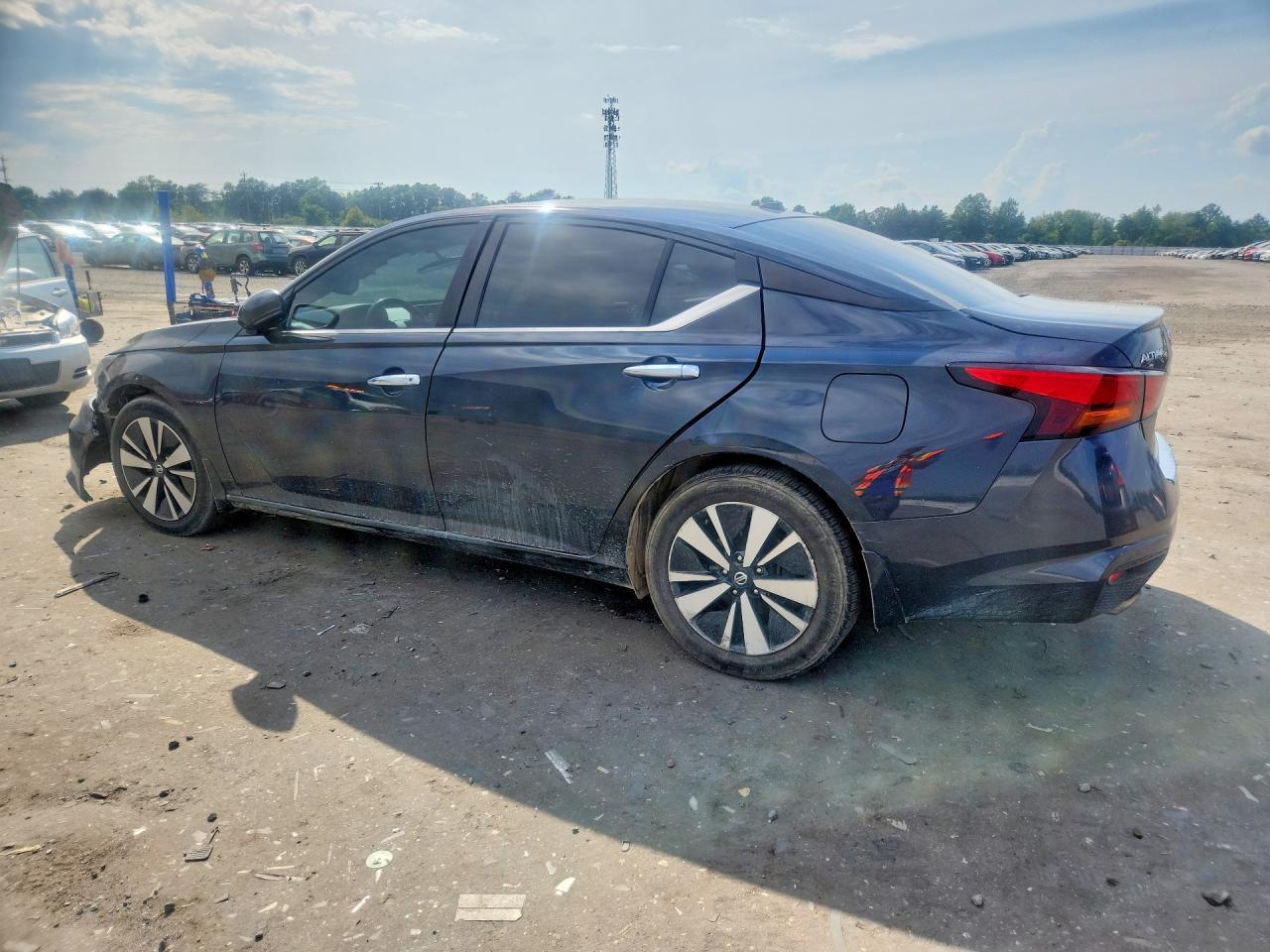 2021 Nissan Altima Sv - Image 2