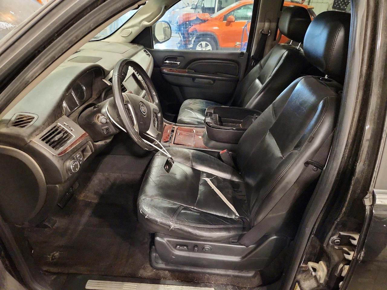 2010 Cadillac Escalade - Фото 7
