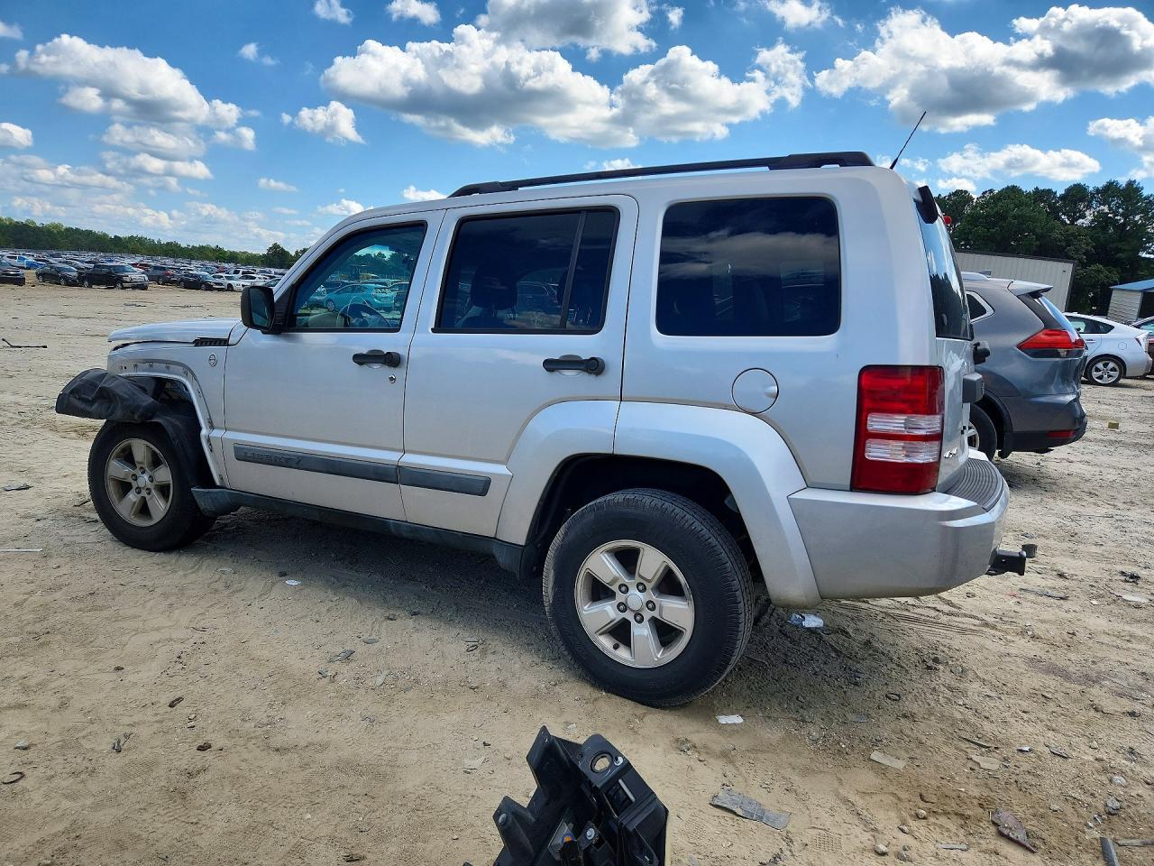 2011 Jeep Liberty Sport - Фото 2