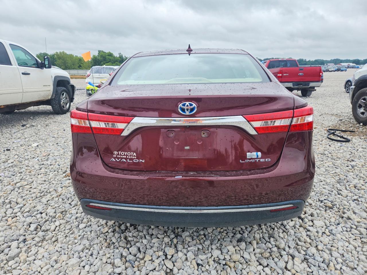 2013 Toyota Avalon Hybrid Limited - Image 6