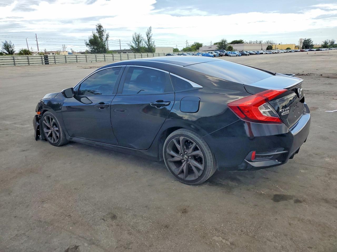 2020 Honda Civic Sport - Фото 2