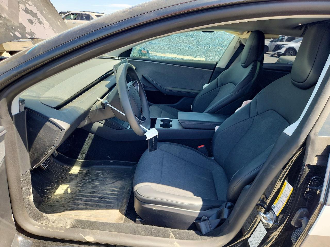 2026 Tesla Model 3 - Фото 7