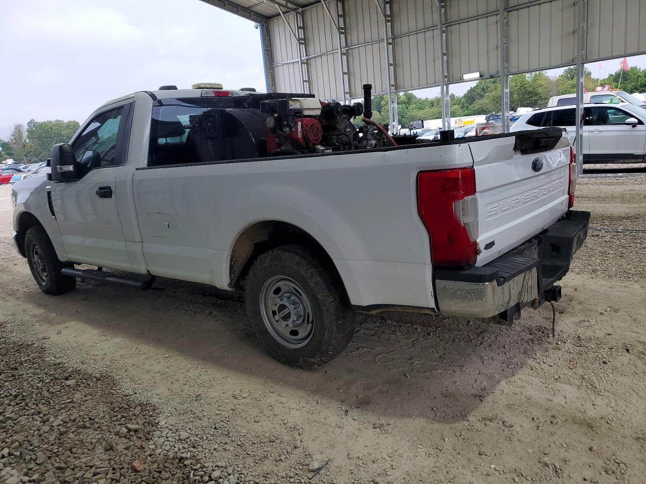 2022 Ford F250 Super Duty - Image 2