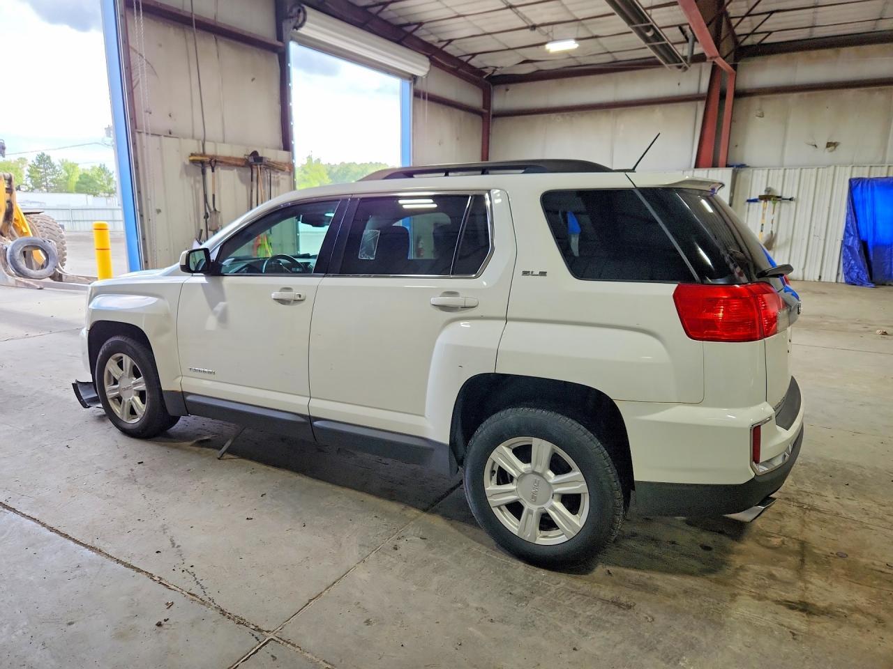 2016 GMC Terrain Sle - Image 2
