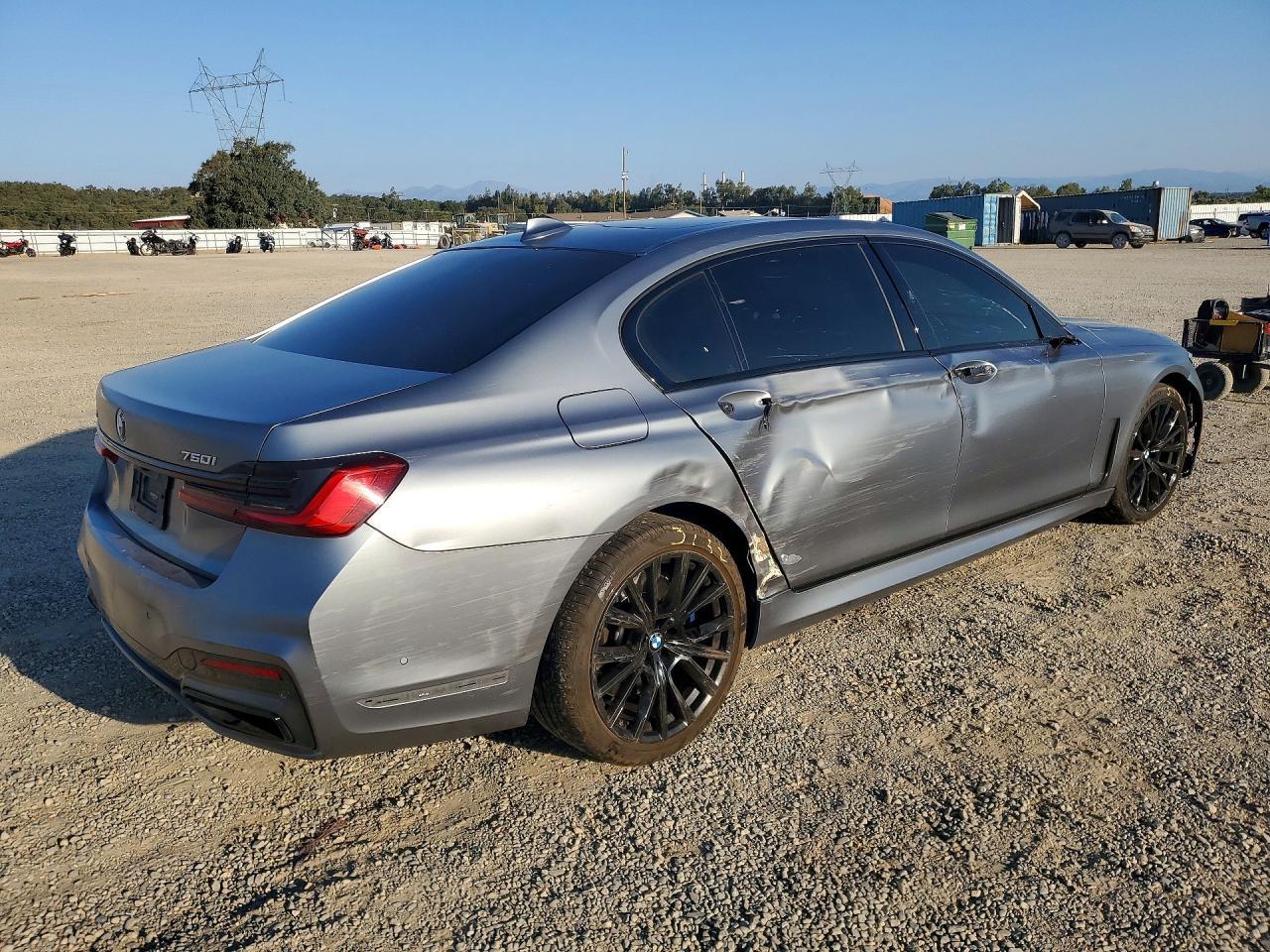 2022 BMW 750 Xi - Фото 3