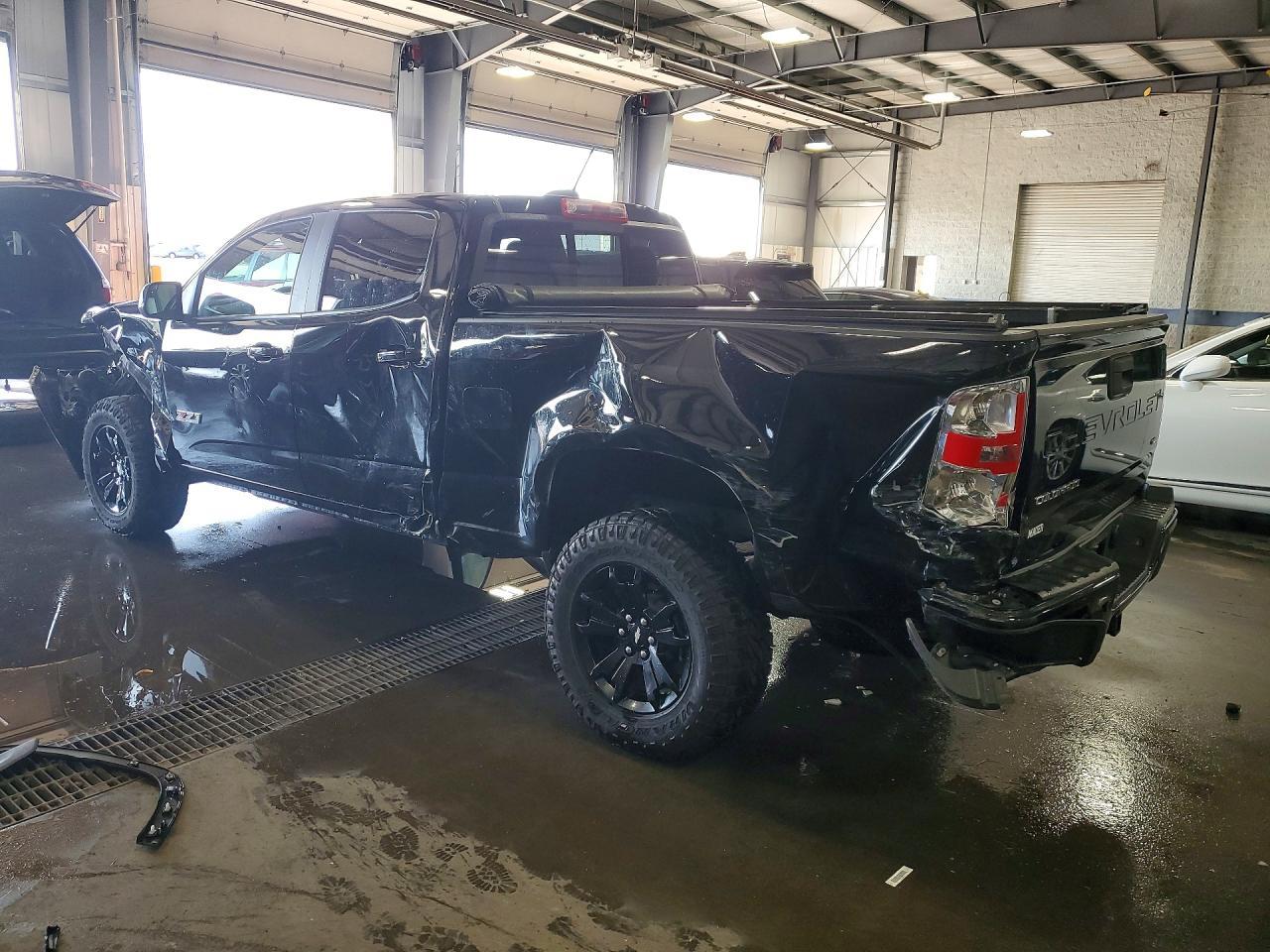 2022 Chevrolet Colorado Z71 - Фото 2