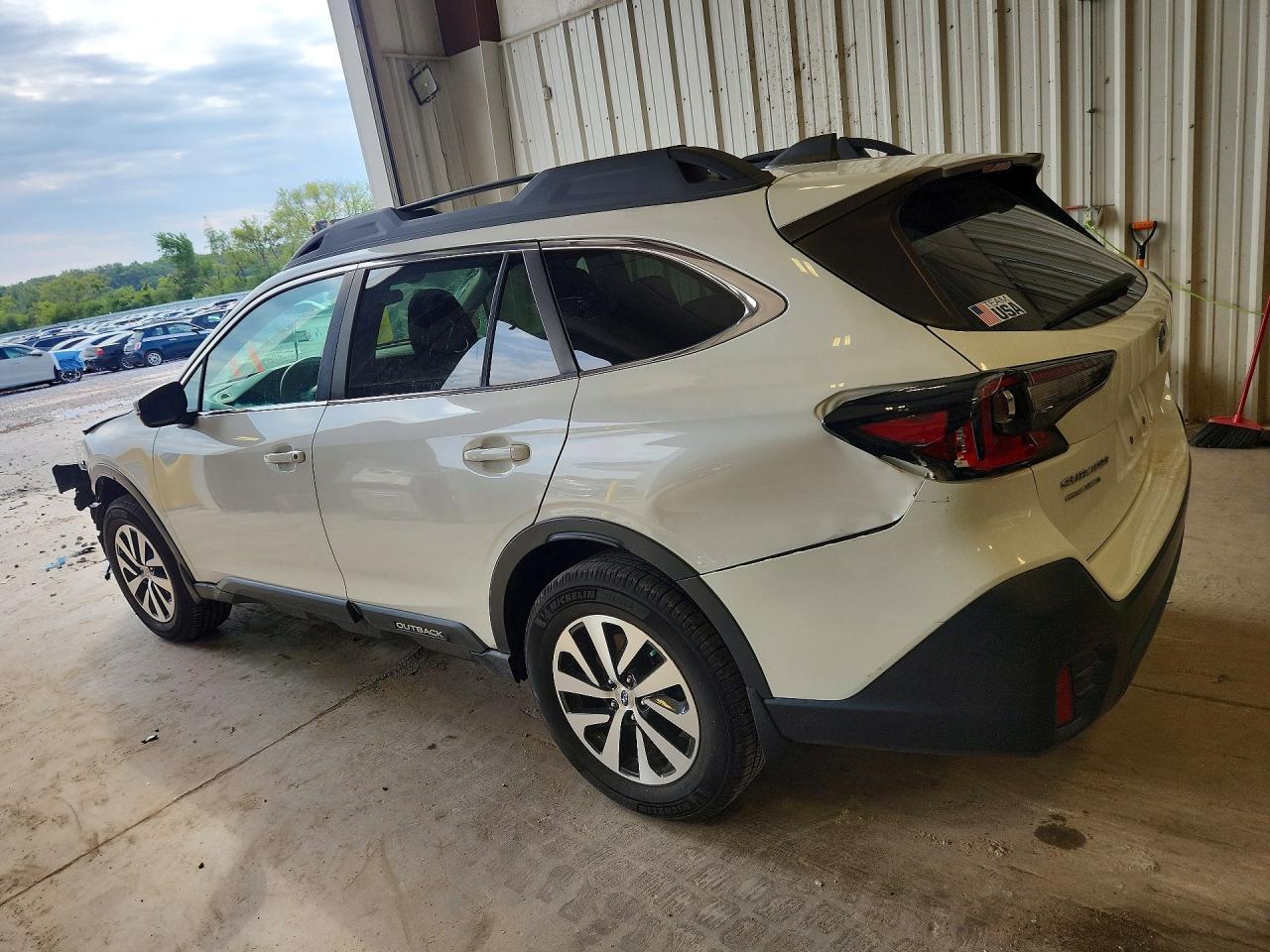 2022 Subaru Outback Premium - Фото 2