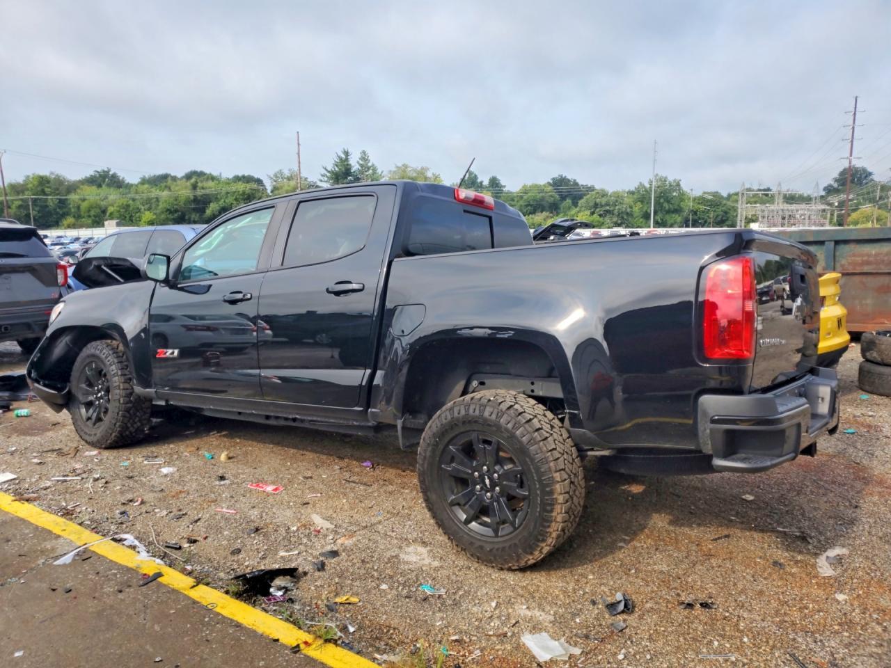 2020 Chevrolet Colorado Z71 - Фото 2