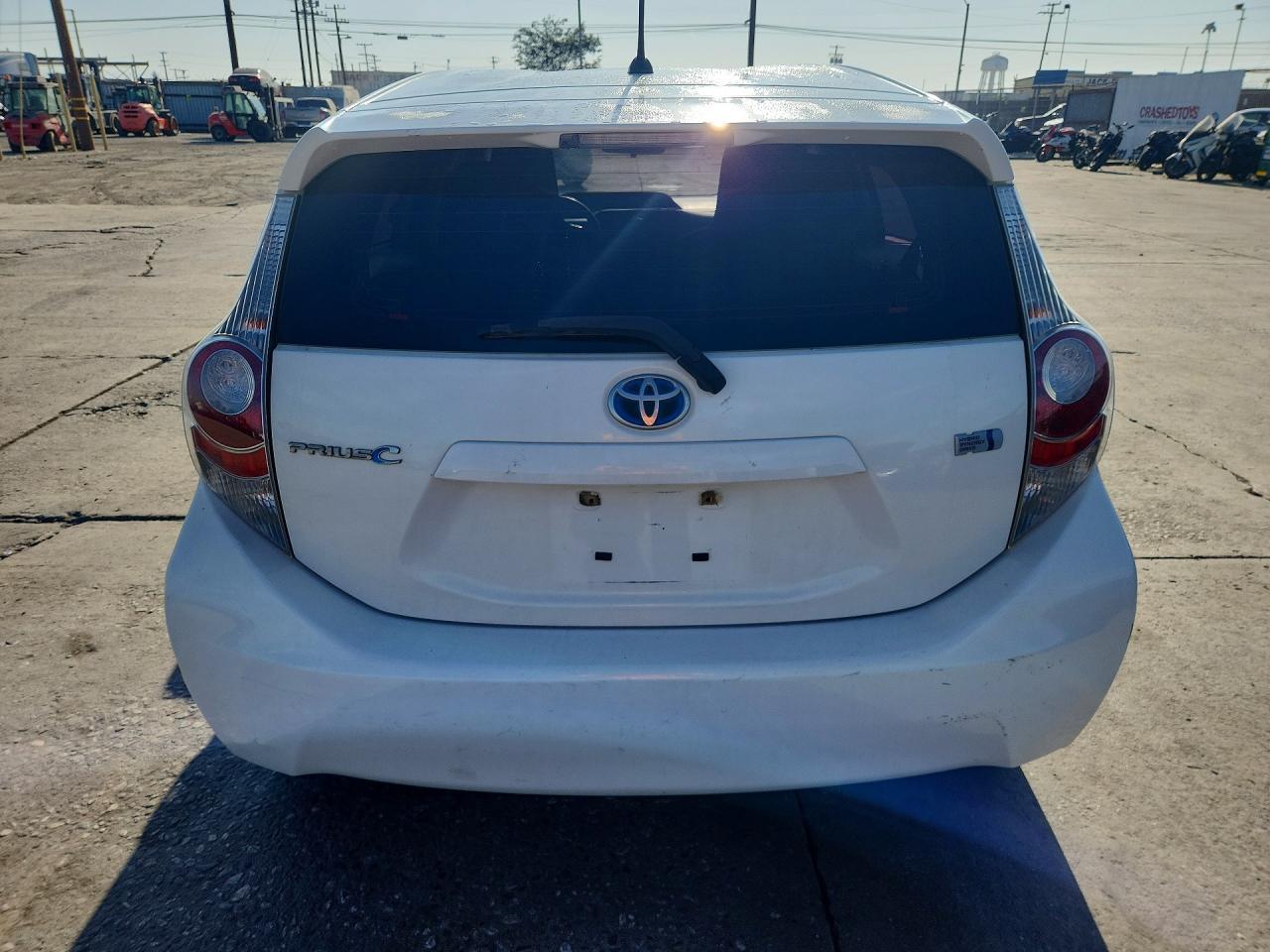 2014 Toyota Prius C One - Image 6