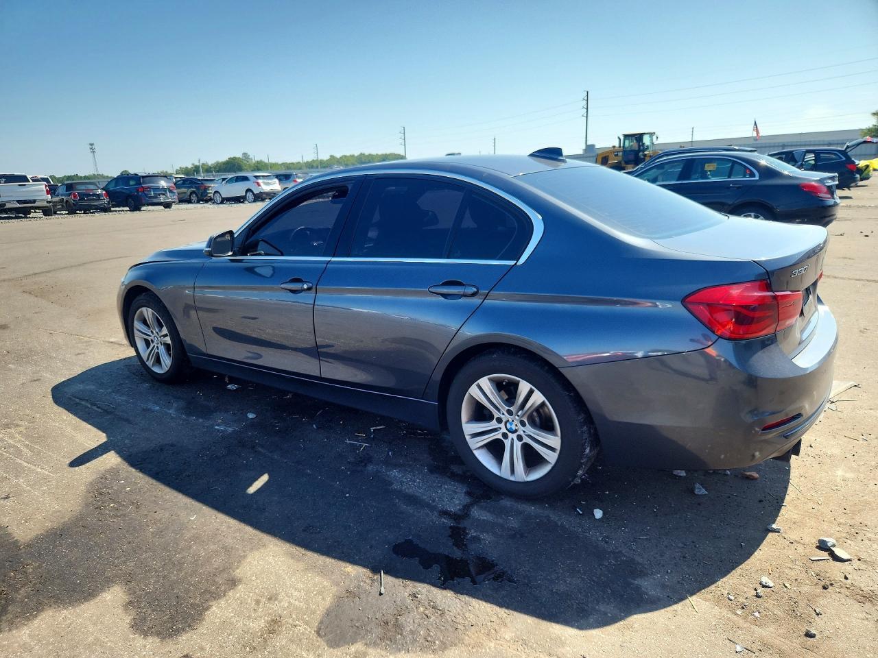 2017 BMW 330 I - Фото 2
