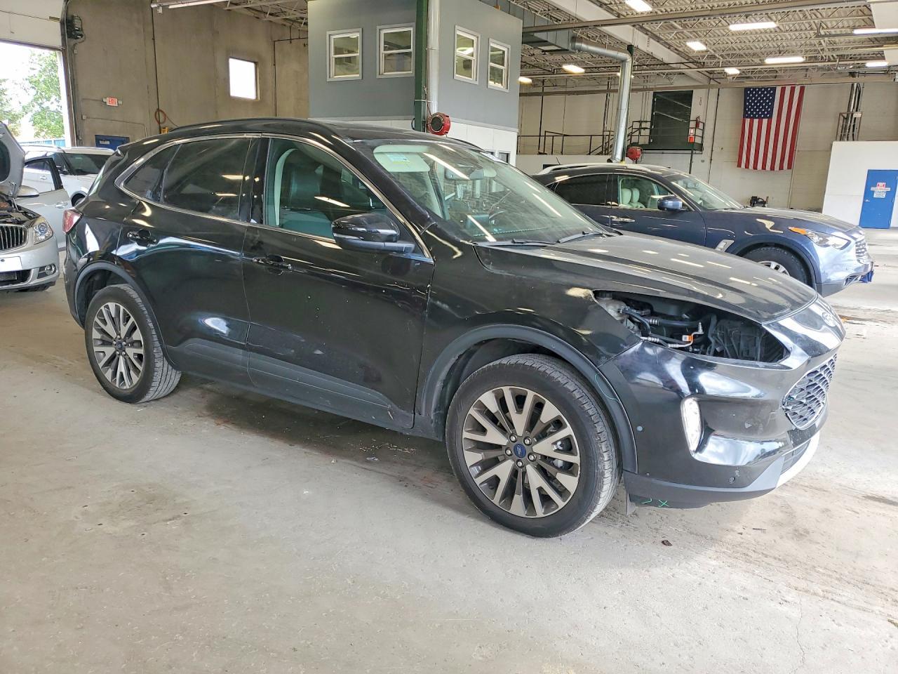2020 Ford Escape Titanium - Фото 4