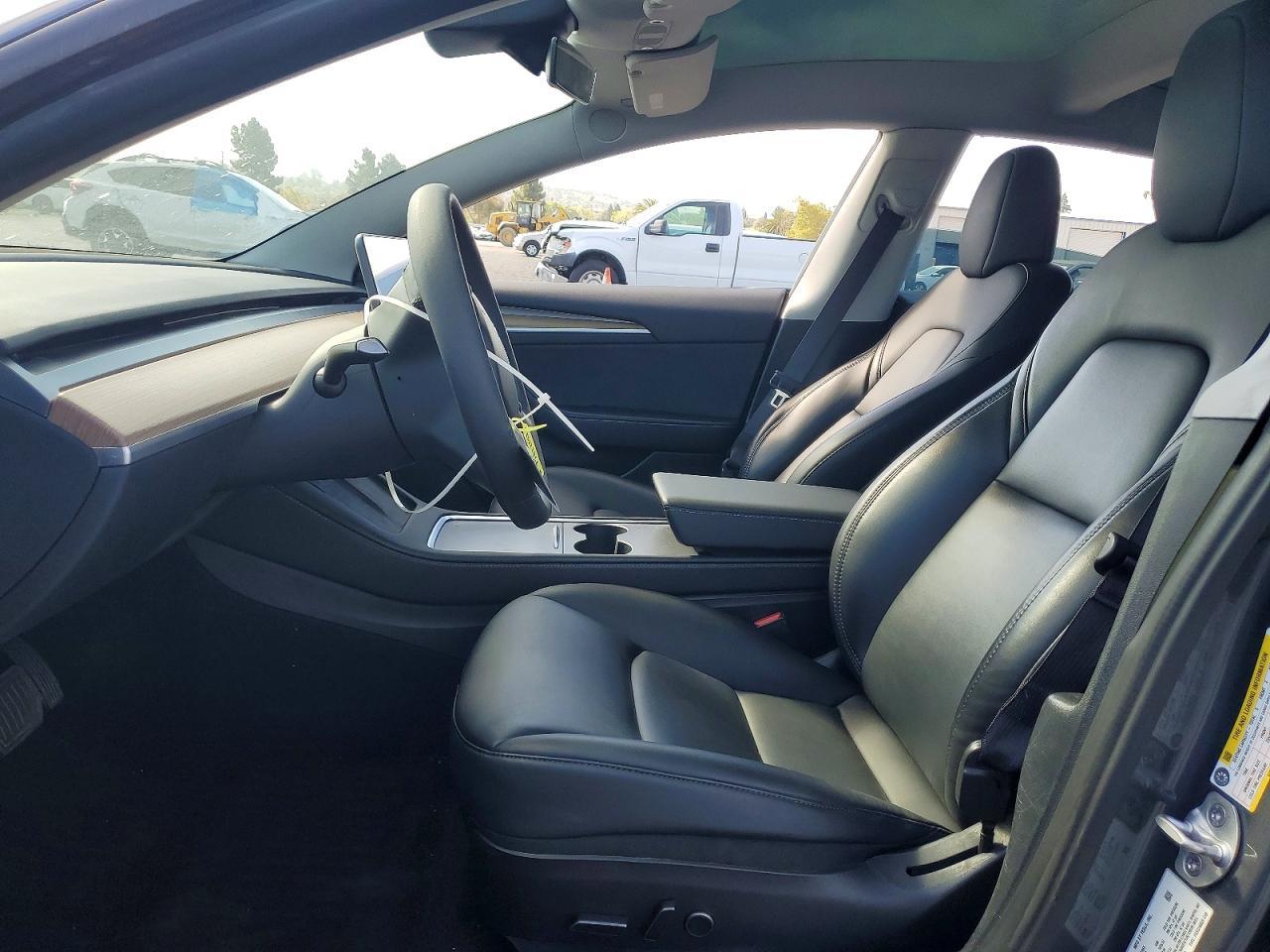 2023 Tesla Model 3 - Image 7