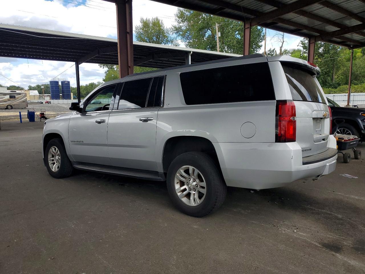 2017 Chevrolet Suburban K1500 Lt - Фото 2